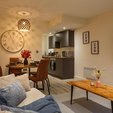 Modern And Cozy Two-Bed Apartment In Bradford Bradford  Bagian luar foto